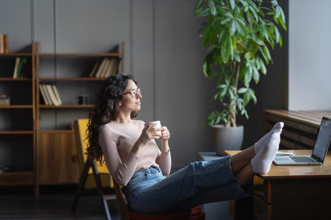 Рабочая среда студии мобильной графики AtomCoreLayer в Костанае